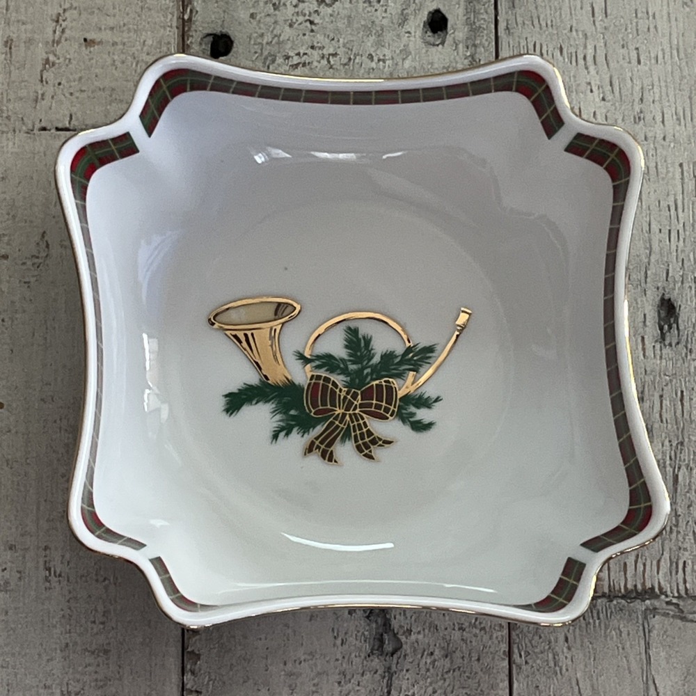 Georges‎ Briard "The Hunt" Christmas Holiday Small Candy/Nut/ Serving Dish